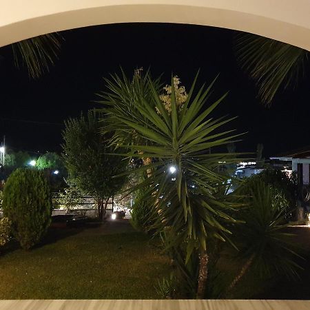 Hotel Pefko Neos Marmaras Exterior photo