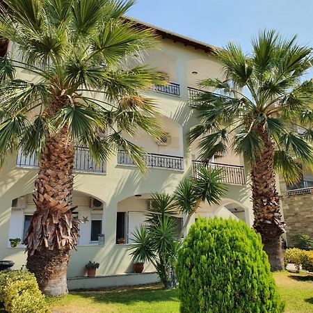 Hotel Pefko Neos Marmaras Exterior photo