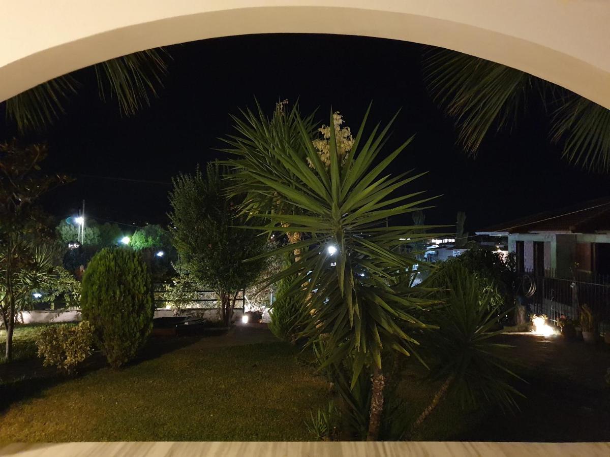 Hotel Pefko Neos Marmaras Exterior photo